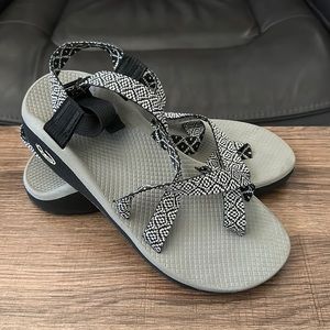 CHACO CLASSIC SANDALS WMNS 10 MENS 8